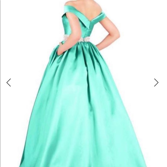 Mac Duggal mint green. DRESS HAS NO BELT!!!! - Picture 6 of 6